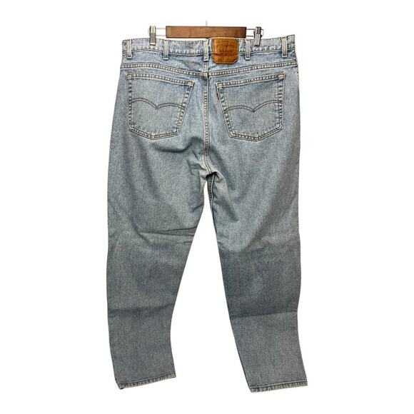 Vintage Levi’s 550 Relaxed Fit Straight Leg Jeans Light Blue Men's Size 42 x32 - Picture 2 of 10